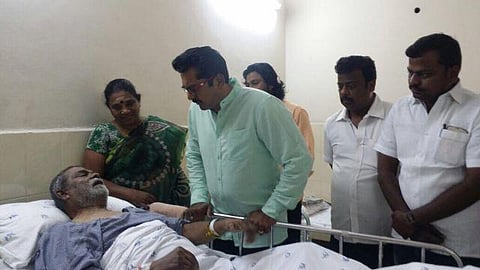 மருத்துவமனையில் நடிகர் வினுசக்ரவர்த்தியை சரத்குமார் சந்தித்தார்