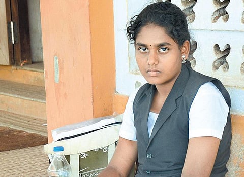 மதுவுக்கு எதிராக ஒரு மாணவி