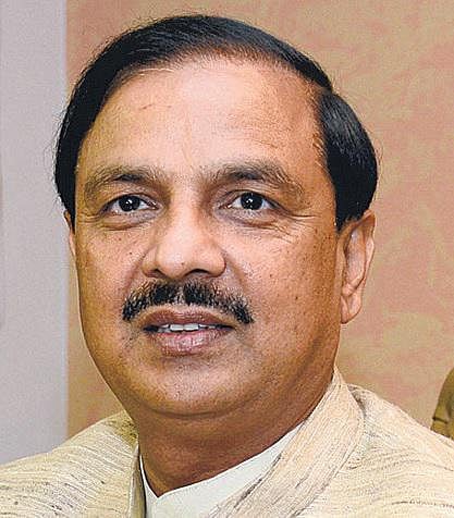 வேலை செய்யாத எம்.பி.க்களின் ஊதியத்தில் பிடித்தம் செய்ய வேண்டும்﻿: மத்திய அமைச்சர் கருத்தால் சர்ச்சை﻿﻿