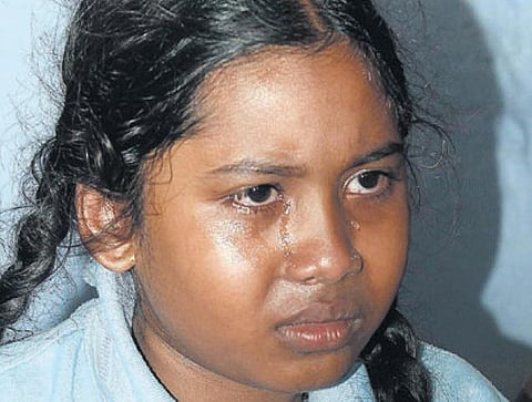 அப்பாவை பார்க்க மனசு துடிக்குது... மதுவிலக்கை அரசு அமல்படுத்த வேண்டும்: சசிபெருமாளின் மகள் கண்ணீர் மல்க உருக்கம்