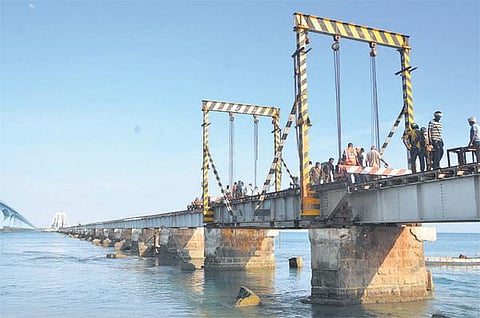 புதிய வடிவம் பெறும் பாம்பன் ரயில் பாலம்