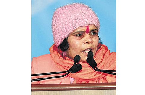 விஎச்பி தலைவர் மீது உரிமை மீறல் நடவடிக்கை எடுக்க வலியுறுத்தல்