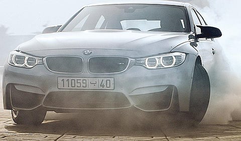 அசாத்திய வேகத்துக்கு ஈடுகொடுக்கும் பிஎம்டபிள்யூ