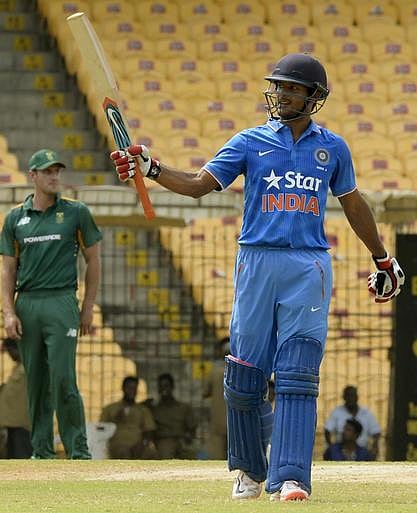 முத்தரப்பு கிரிக்கெட் தொடர்﻿: அகர்வால், பாண்டே சதம்; இறுதிச்சுற்றில் இந்தியா﻿