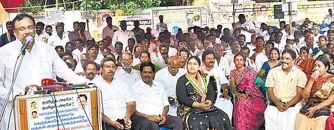 மதுவிலக்கை அமல்படுத்தாவிட்டால் முதல்வர் ராஜினாமா கோரி போராட்டம்: இளங்கோவன் அறிவிப்பு