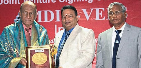 சிங்கப்பூர் கல்வி நிறுவனத்துடன் வேல்ஸ் பல்கலை. புரிந்துணர்வு ஒப்பந்தம்: உலகத்தரம் வாய்ந்த கல்வி கற்க வாய்ப்பு