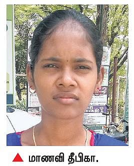 பிளஸ் 2-வில் மாவட்ட அளவில் 2-ம் இடம்﻿: கடன் தர அலைக்கழிப்பதாக ஆட்சியரிடம் மாணவி புகார்﻿