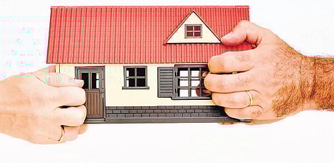 வளர்ப்புத் தாயின் சொத்தில் மகளுக்கு உரிமை உண்டா?﻿