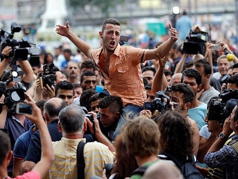 லட்சக்கணக்கில் புகலிடம் தேடி வரும் அகதிகள்: பிரிட்டன், கிழக்கு ஐரோப்பிய நாடுகளின் பிடிவாதம்