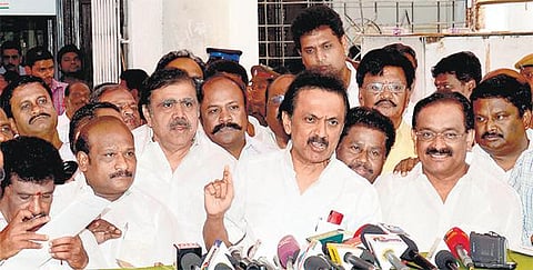 பாலபாரதியின் பேச்சு நீக்கப்பட்டதற்கு எதிர்ப்பு: பேரவையிலிருந்து திமுக உறுப்பினர்கள் வெளிநடப்பு