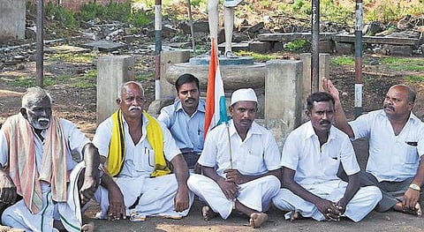 உண்ணாவிரதம் இருந்த சசிபெருமாள் மகன் உள்பட 5 பேர் கைது﻿