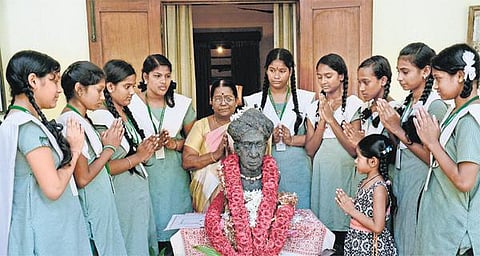 இளைய சமுதாயத்தை நல்வழிப்படுத்தும் பொறுப்பு ஆசிரியர்களிடம் உள்ளது﻿: உயர் நீதிமன்ற நீதிபதி ஆர்.மகாதேவன் கருத்து