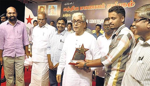 புதிய அரசியல் மாற்றத்தை உருவாக்க இளைஞர்கள் முன்வர வேண்டும்﻿: திரிபுரா முதல்வர் மாணிக் சர்க்கார் வலியுறுத்தல்