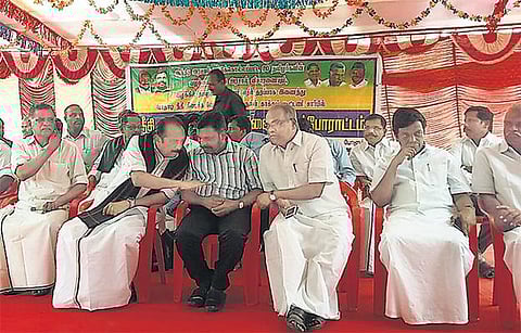 திருப்பதி என்கவுன்ட்டர் விவகாரம்﻿: சிபிஐ விசாரணை கோரி மக்கள் நலன் கூட்டணி உண்ணாவிரதம்﻿