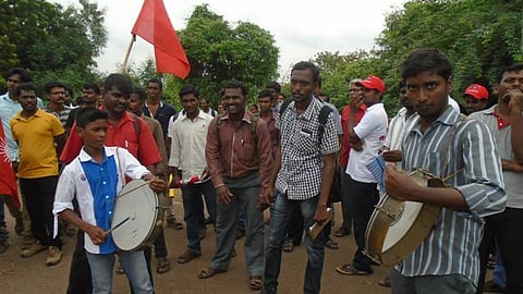 மதுவுக்கு எதிரான போராட்டத்தில் கைது செய்யப்பட்ட கல்லூரி மாணவர்கள் உட்பட 13 பேர் ஜாமீனில் விடுதலை
