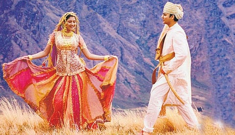 சூழல் ஒன்று பார்வை இரண்டு: ஒரு மொழியில்லாமல் மவுனமாகிறேன்﻿