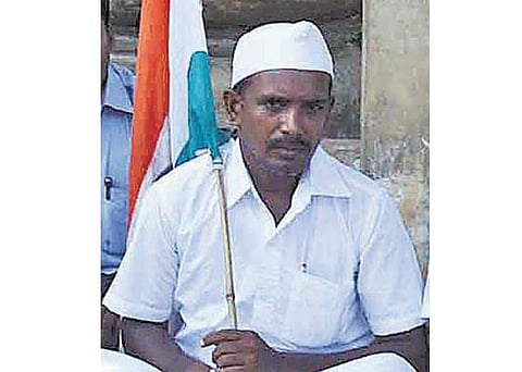 டாஸ்மாக் கடையை அகற்ற வலியுறுத்தி போராட்டத்தில் ஈடுபட்ட சசிபெருமாள் மகன் கைது﻿