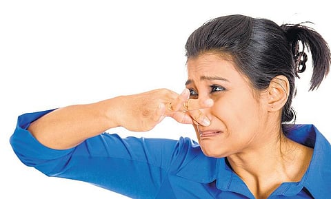 நலம், நலமறிய ஆவல்: வியர்வை துர்நாற்றத்துக்கு சிகிச்சை என்ன?﻿