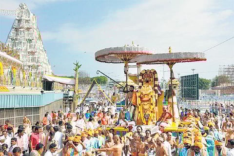 திருப்பதி பிரம்மோற்சவம் 3-ம் நாள் விழா﻿: ஸ்ரீநிவாசர் சிம்ம வாகனத்தில் திருவீதி உலா﻿