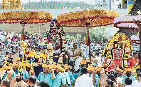 திருப்பதி பிரம்மோற்சவம் 5-ம் நாள் விழா﻿ கருட வாகனத்தில் உற்சவர் பவனி﻿