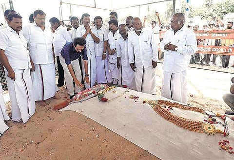 கச்சத் தீவை மீட்பேன் என்ற வாக்குறுதியை ஜெயலலிதா நிறைவேற்றினாரா?﻿ - பாம்பன் கூட்டத்தில் மு.க. ஸ்டாலின் கேள்வி﻿