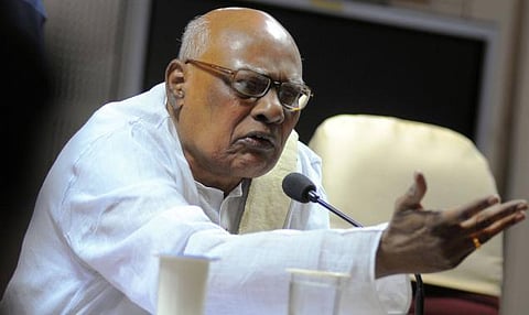 தேசத்தின் அடையாளம் கதர் ஆடைகள்: ஆளுநர் புகழாரம்