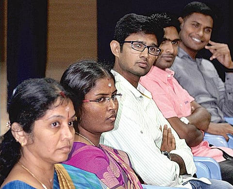 உன்னால் முடியும்: இந்தியா தவிர வேறெங்குமே தொழில் புரிய முடியாது- சாதித்த இளைஞர்கள் மாணவர்களுக்கு ஆலோசனை