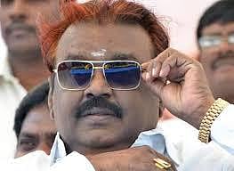 நெடுஞ்சாலை துறைகளில் உள்ள சுங்கசாவடிகளை முறைப்படுத்த விஜயகாந்த் கோரிக்கை