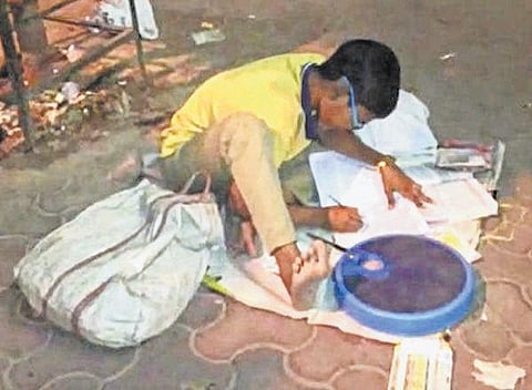 வாண்டு பாண்டு: சின்னப் பையனுக்கு முதல்வர் தந்த பரிசு!﻿