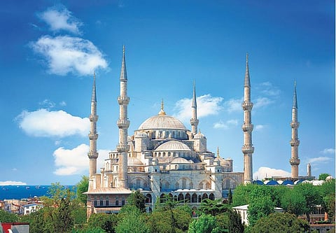 இறைநேசர்களின் நினைவிடங்கள்: வானவரிடம் பேசி அருள்மழை பெய்தவர்﻿- சதக்கத்துல்லா அப்பா