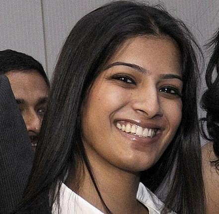 தேர்தலால் விஷாலுக்கும் எனக்கும் உள்ள நட்பு பாதிக்காது: வரலட்சுமி சரத்குமார்