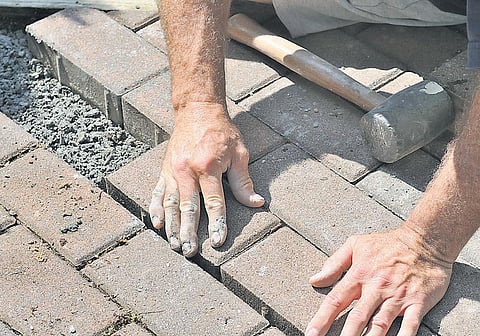 வீட்டுச் செலவைக் கட்டுப்படுத்த...﻿