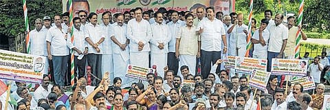 மதுவிலக்கு: காங். போராட்டம் தொடரும்﻿ - ஈ.வி.கே.எஸ்.இளங்கோவன் அறிவிப்பு﻿