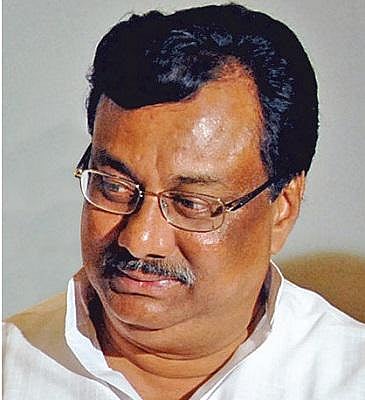 வேலை செய்யாத மாவட்டத் தலைவர்களை﻿ பொம்மைகளாக அழகு பார்க்க முடியாது﻿: ஈ.வி.கே.எஸ். இளங்கோவன் ஆவேசம்