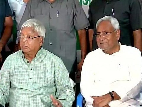 வெற்றி குறித்து நிதிஷ் குமார், லாலுபிரசாத் யாதவ் கருத்து