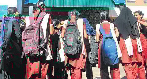 பெண் எனும் பகடைக்காய்: கழிப்பறையும் பெண்ணின் உரிமையும்﻿