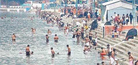 பம்பையில் ஆடைகள் வீச விதிக்கப்பட்ட தடைக்கு எதிர்ப்பு: சீராய்வு மனு தாக்கல் செய்கிறது தேவஸ்வம் போர்டு﻿