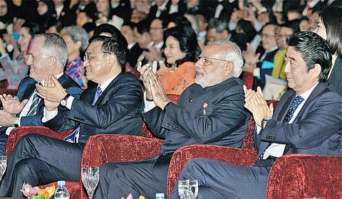 தீவிரவாதத்தை எதிர்த்து போரிட புதிய வியூகம் அமைக்க வேண்டும்﻿: பிரதமர் நரேந்திர மோடி வலியுறுத்தல்