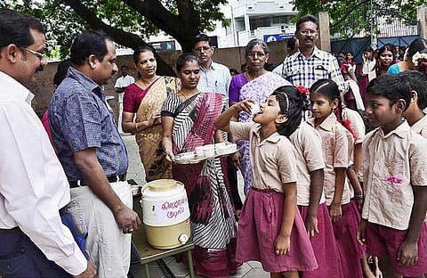 நிலவேம்பு குடிநீர் விநியோகம் தமிழகம் முழுவதும் தொடங்கியது﻿﻿