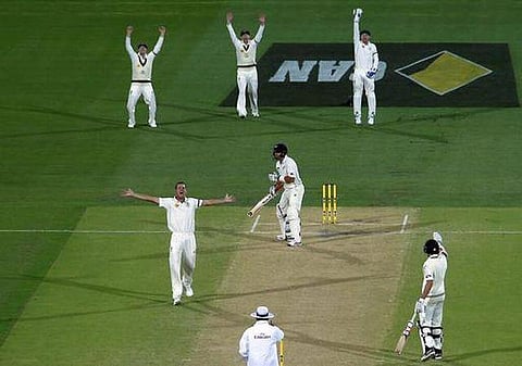 தொடரும் ‘பிங்க்’ பந்து ஆதிக்கம்: விறுவிறுப்பான கட்டத்தில் அடிலெய்ட் டெஸ்ட்