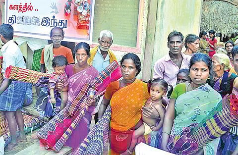 களத்தில் தி இந்து: உதவும் கரங்களுடன் இணைந்த பெங்களூர் தமிழ் பெண்கள்