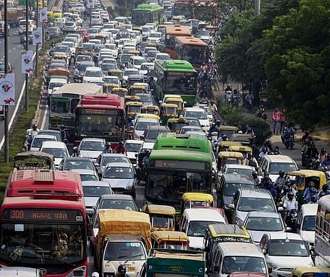 டெல்லியில் எஸ்யுவி, செடான் கார்களுக்கு தடை﻿: பசுமை வரியை இரட்டிப்பாக்க முடிவு﻿