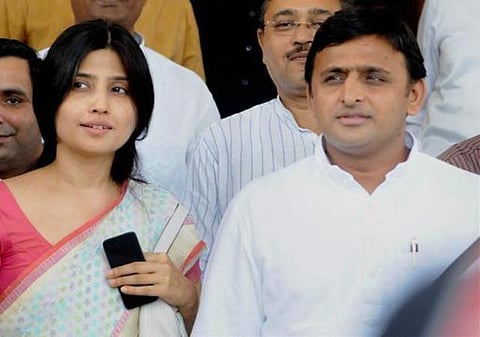 உ.பி. சட்டப்பேரவை வளாக லிஃப்ட்டில் மனைவியுடன் சிக்கி தவித்த அகிலேஷ்