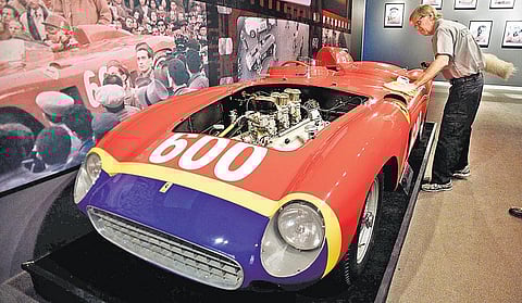 பெராரி கார் ரூ.185 கோடிக்கு ஏலம்﻿