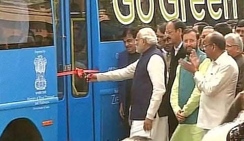 டெல்லியில் எம்.பி.க்களுக்கான மின்சார பஸ் வசதியை மோடி தொடங்கி வைத்தார்