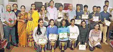 தமிழ்நாடு பில்லியர்ட்ஸ், ஸ்நூக்கர் வீரர்களுக்கு பாராட்டு﻿