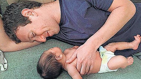 சொந்த பணிகளுக்காக ரோபோ உருவாக்கும் ஃபேஸ்புக் மார்க்