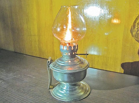 அடடே அறிவியல்: விளக்கை இயக்கும் காற்று!﻿