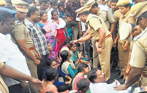 வெளிப்படையாகட்டும் கல்வி நிர்வாகம்!