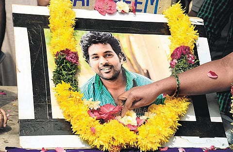 விவாதம்: தற்கொலைகளைத் தடுக்க முடியாதா?